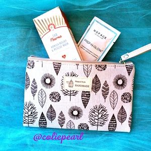 🥳HP🥳 First Aid Beauty Self Care Kit